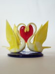 Композиция из стекла "Лебеди с сердцем"